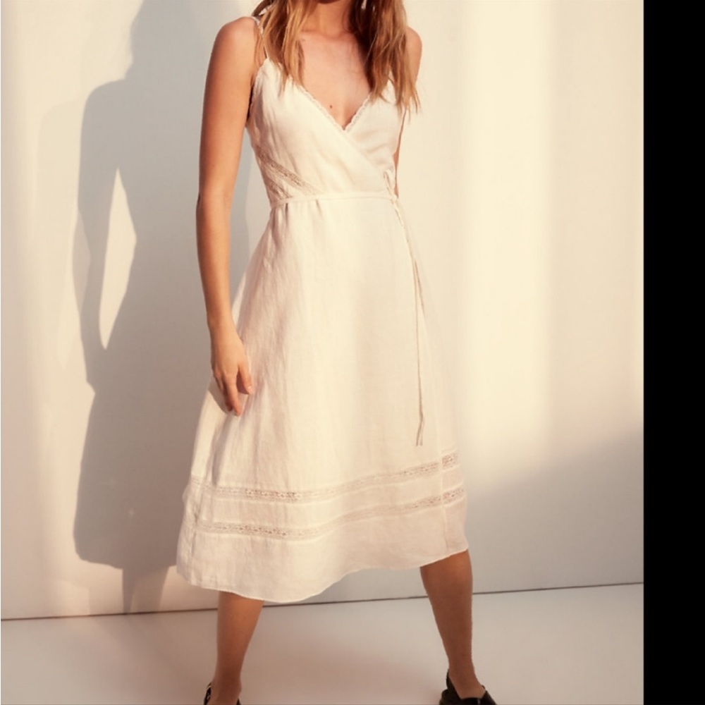 Small BLACK Aritzia Wilfred small boheme wrap linen black/ lace detailing dress